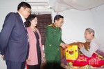 Bộ CHQS tỉnh Hà Tĩnh tặng quà các gia đình chính sách