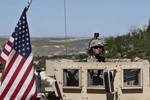 Thế giới ngày qua: Sắc lệnh rút quân đội Mỹ khỏi Syria đã được ký