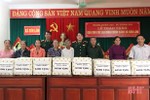 Trung đoàn 335 tặng quà và khám bệnh miễn phí cho người dân Sơn Lâm