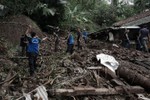 Sạt lở đất nghiêm trọng tại Indonesia khiến hàng chục người mất tích