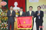 Bưu điện Hà Tĩnh nhận Cờ Thi đua xuất sắc của Bộ Thông tin và Truyền thông