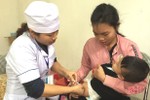 Huyện đầu tiên của Hà Tĩnh triển khai tiêm vắc-xin ComBE Five