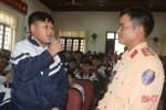 Tuyên truyền phổ biến pháp luật cho hơn 400 học sinh vùng biển Hà Tĩnh