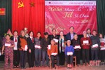 Agribank Hà Tĩnh trao quà tết cho người nghèo tại Đức Thọ