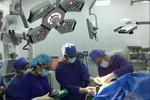 Lần đầu tiên tại Việt Nam: Bệnh nhân vừa mổ u não vừa… hát