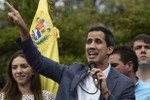 "Tổng thống lâm thời" Venezuela bị cấm rời nước, đóng băng tài sản