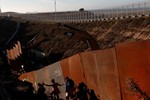 Thế giới ngày qua: Hạ viện Mỹ không chấp nhận chi 5,7 tỷ USD xây tường biên giới