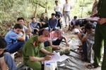 Bắt tại trận 24 đối tượng đang xóc đĩa trên đồi cao tại Hương Khê
