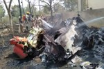 Hai máy bay trình diễn Ấn Độ đâm nhau, 1 phi công tử nạn