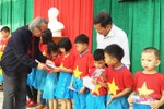 Trao 20 suất học bổng cho học sinh nghèo vượt khó ở Lộc Hà