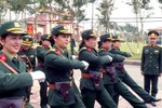 Xem nữ quân nhân Hà Tĩnh đi đội ngũ đều - mạnh - đẹp