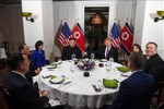 Tổng thống Mỹ và Nhà lãnh đạo Triều Tiên kết thúc bữa tối và trở về khách sạn