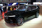 VinFast Lux V8 - SUV hiệu suất cao thương hiệu Việt