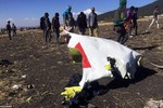 Hiện trường thảm khốc vụ rơi máy bay Ethiopia làm 157 người thiệt mạng
