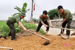 Hơn 80 cán bộ, chiến sỹ Công an Can Lộc giúp dân làm nông thôn mới