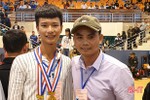 Cậu học trò mồ côi Hà Tĩnh giành 2 huy chương vàng bơi lội