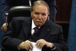 Tổng thống Algeria từ chức trước sức ép sau 20 năm cầm quyền