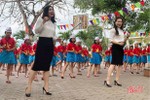 Học sinh nông thôn Hà Tĩnh hào hứng với vũ điệu “Cha cha cha”