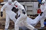 Ebola bùng phát dữ dội, hơn 800 người chết ở Congo