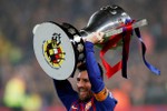 Messi đi vào lịch sử Barcelona với danh hiệu vô địch La Liga thứ 10