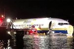 Boeing 737 chở 136 người lao xuống sông ở Mỹ