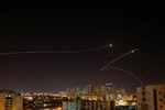 430 tên lửa tấn công Israel trong 24h, Dải Gaza “căng như dây đàn”