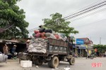 "Làng Hàn Quốc" ở Hà Tĩnh: Người dân phải tự "khuân" rác lên xe...!