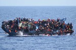 290 người di cư được giải cứu ngoài khơi bờ biển Libya
