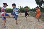Ngày hè của trẻ em nông thôn Hà Tĩnh