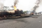 Tai nạn giao thông kinh hoàng tại Nigeria, 18 người chết cháy
