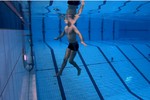 5 bước tập luyện giúp bạn không biết bơi vẫn nổi trong nước