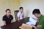 Bắt 2 thanh niên làng mua ma túy về chia nhỏ bán cho “con nghiện”