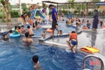Nắng nóng kỷ lục, các bể bơi ở TP Hà Tĩnh quá tải