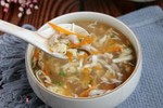 Trời nóng nấu bát súp nấm đậu chua “giải nhiệt” nhanh chóng