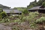 Nhật Bản sơ tán hơn 800.000 người do mưa lớn