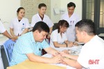 Chuyển giao kỹ thuật điều trị di chứng liệt do tai biến cho Bệnh viện YHCT Hà Tĩnh