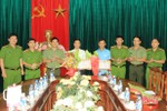 Giám đốc Công an Hà Tĩnh khen thưởng 3 tập thể tham gia chữa cháy rừng ở Nghi Xuân