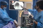 Bệnh viện K dùng robot phẫu thuật, xạ trị ung thư