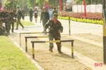 Xem lực lượng vũ trang Hà Tĩnh “đội nắng” đấu võ, vượt chướng ngại vật