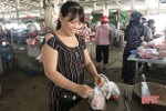 Người dân thị trấn Cẩm Xuyên an tâm sử dụng thịt lợn trong bữa ăn