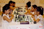 Hơn 200 kỳ thủ nhí Hà Tĩnh, Nghệ An, Quảng Bình tranh tài kiện tướng cờ vua
