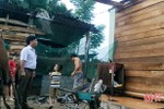 Mưa lớn kèm lốc xoáy tốc mái 45 nhà dân ở Hương Khê