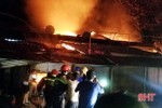 Hà Tĩnh: Cháy lớn ở chợ Voi, nhiều ki-ốt bị thiêu rụi!