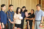 Khánh thành cầu Cây Vải và trao quà gia đình hoàn cảnh khó khăn ở Hương Lâm
