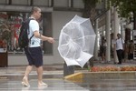 Hơn 400.000 người dân Nhật Bản được khuyến cáo sơ tán tránh bão Krosa