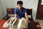 Bị bắt khi mua thuốc nổ từ Quảng Bình về Hương Khê bán kiếm lời