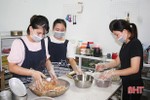 Xu hướng mới ở Hà Tĩnh: Mua bánh Trung thu handmade dâng lễ rằm tháng 7