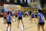 11 đội tranh tài bóng chuyền hơi nữ khối thi đua VHXH - Hành chính tổng hợp Hà Tĩnh