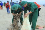 Hơn 1.000 đoàn viên ra quân tình nguyện làm sạch các vùng biển Nghi Xuân