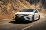 "Soi" Toyota Camry TRD 2020 giá hơn 700 triệu đồng